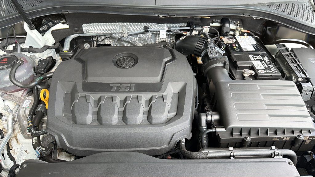 Used 2024 Volkswagen Tiguan SE FWD image 33