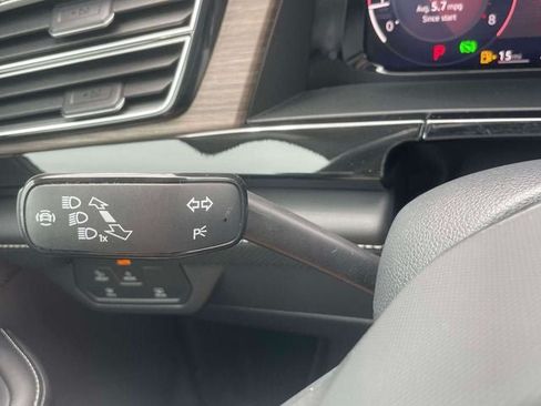 Used 2025 Volkswagen Atlas SEL AWD/4WD image 27