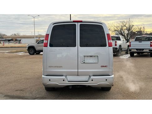 Used 2017 GMC Savana 2500 image 6