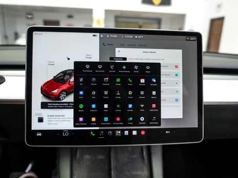 Used 2023 Tesla Model Y AWD image 27