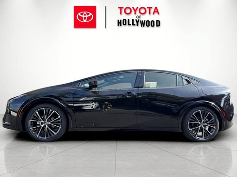 New 2026 Toyota Prius Limited FWD image 9