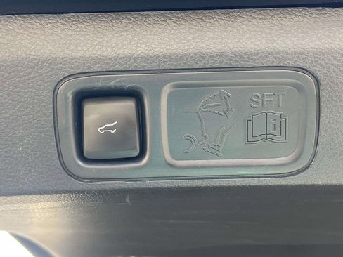 Used 2023 Ford Expedition Max Limited RWD image 9