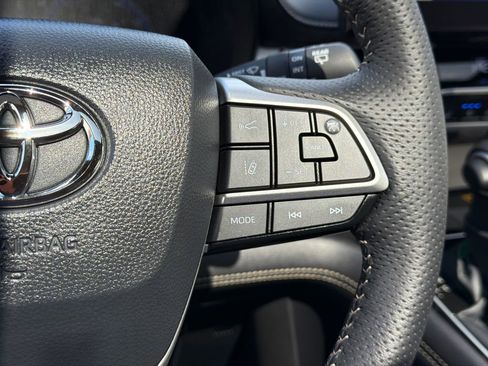 Used 2026 Toyota Sienna Platinum AWD/4WD image 26