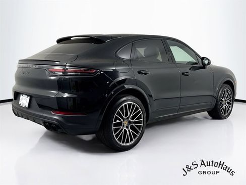 Used 2023 Porsche Cayenne S AWD/4WD image 7