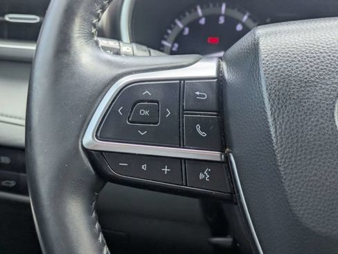 Used 2020 Toyota Highlander XLE FWD image 26