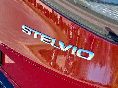 New 2024 Alfa Romeo Stelvio Veloce image 5