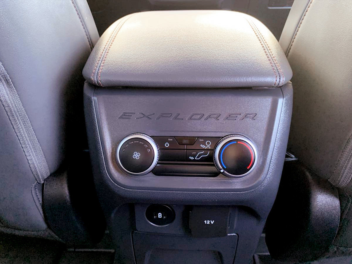 Used 2025 Ford Explorer Active w/ Active Comfort Package AWD/4WD image 19