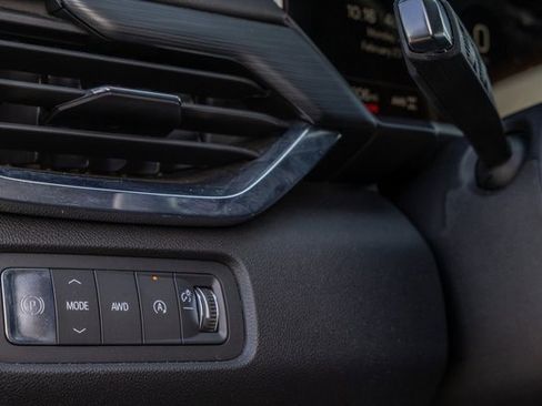 Used 2025 GMC Acadia Elevation image 23