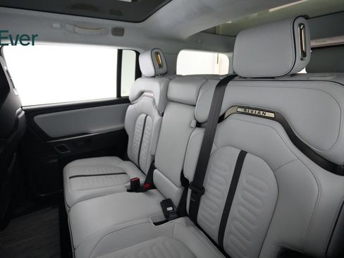 Used 2024 Rivian R1S Adventure Dual AWD/4WD image 24