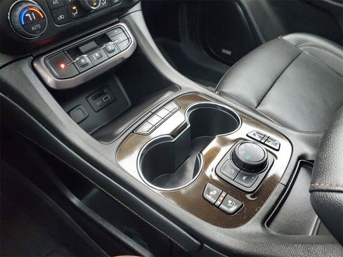 Used 2023 GMC Acadia AT4 w/ Technology Package image 29