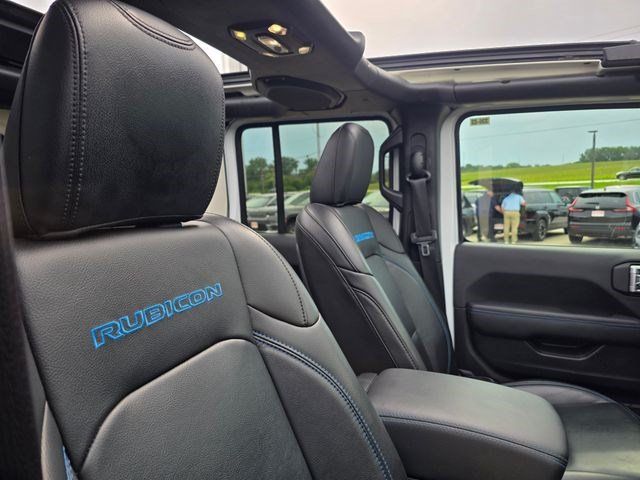 Used 2023 Jeep Wrangler Unlimited Rubicon 4xe w/ Cold Weather Group AWD/4WD image 25