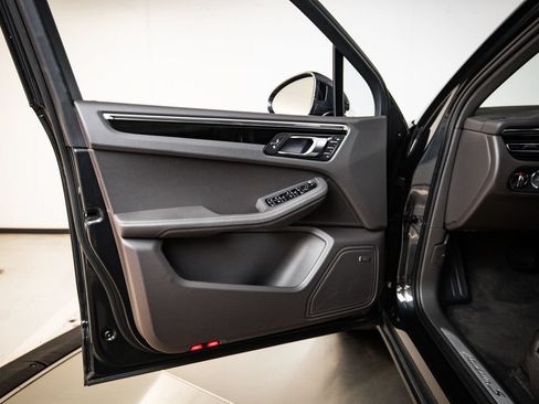 Certified 2026 Porsche Macan S AWD/4WD image 23