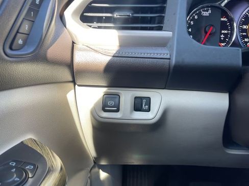 Used 2019 GMC Acadia Denali w/ Technology Package image 24