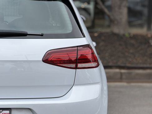 Used 2018 Volkswagen GTI SE w/ SE Leather Package image 16