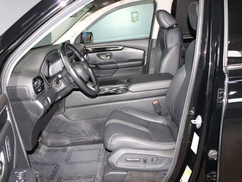 Used 2024 Honda Pilot Touring image 8
