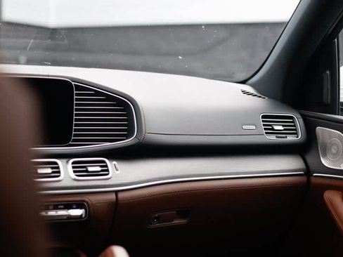 Used 2024 Mercedes-Benz GLE 350 4MATIC w/ Driver Assistance Package image 22