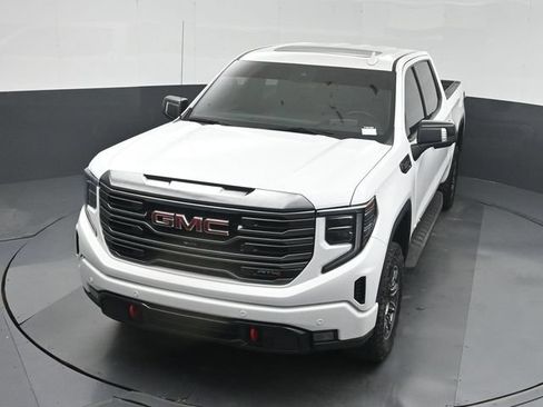 Used 2024 GMC Sierra 1500 AT4 w/ Technology Package AWD/4WD image 42