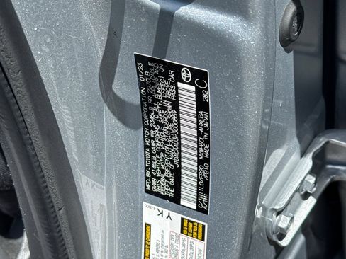 Used 2023 Toyota Prius LE FWD image 35