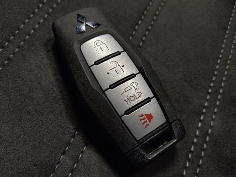 Used 2023 Mitsubishi Outlander SE AWD/4WD image 32