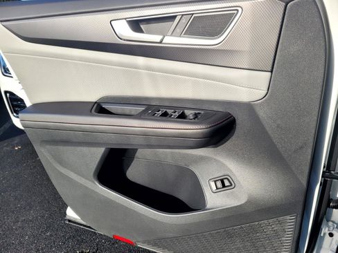 New 2026 Volkswagen Atlas Peak Edition image 15