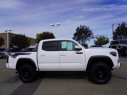 Used 2019 Toyota Tacoma TRD Pro image 4