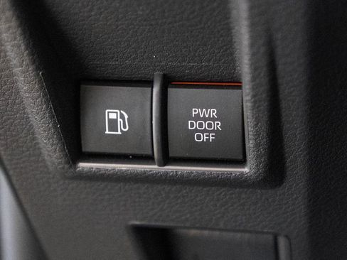 Used 2024 Toyota Sienna LE image 23