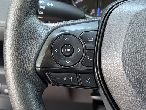 Used 2021 Toyota RAV4 LE AWD/4WD image 19
