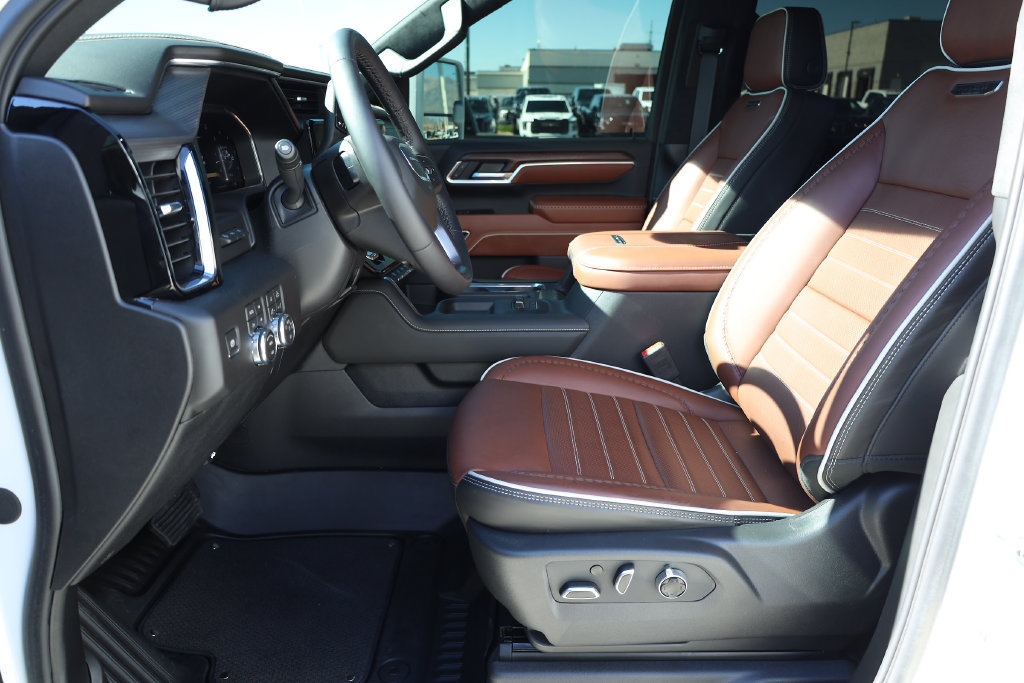 Used 2026 GMC Sierra 3500 Denali Ultimate AWD/4WD image 11