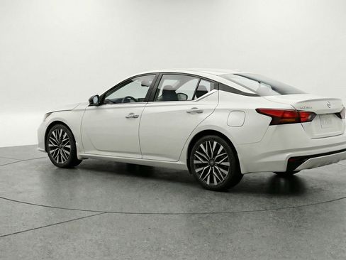 Used 2025 Nissan Altima 2.5 SV image 6