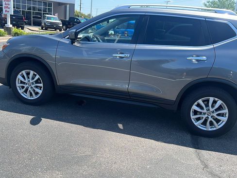 Used 2020 Nissan Rogue SV AWD/4WD image 11