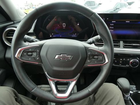 Certified 2024 Chevrolet Trax ACTIV FWD image 34