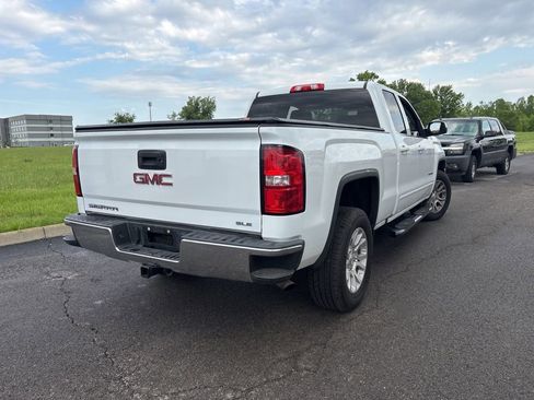 Used 2017 GMC Sierra 1500 SLE w/ SLE Value Package AWD/4WD image 10