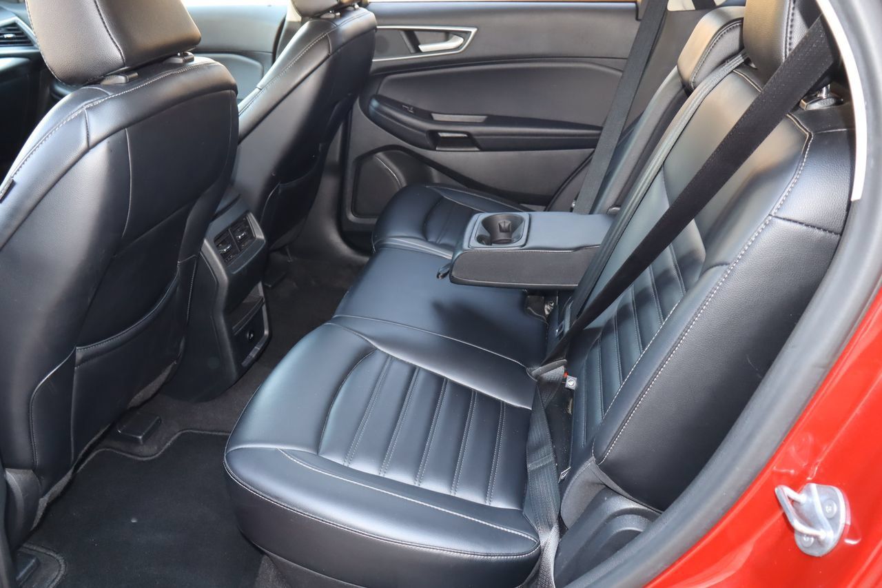 Used 2024 Ford Edge SEL AWD/4WD image 5
