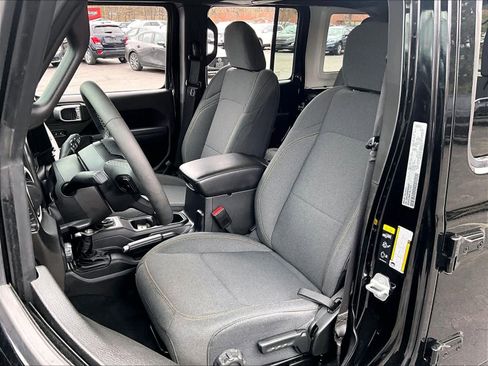 Used 2025 Jeep Wrangler Sport S image 10