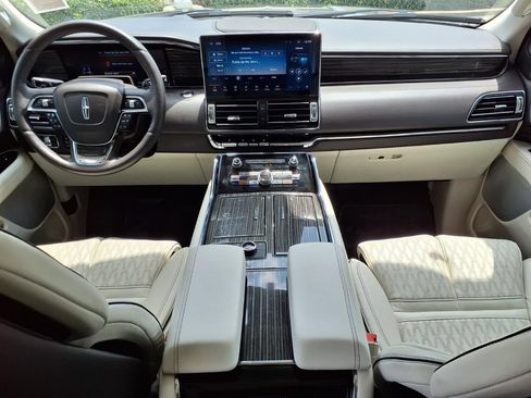 Used 2024 Lincoln Navigator Black Label AWD/4WD image 9