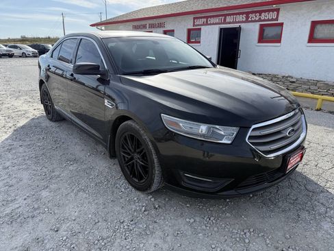 Used 2013 Ford Taurus SEL image 1