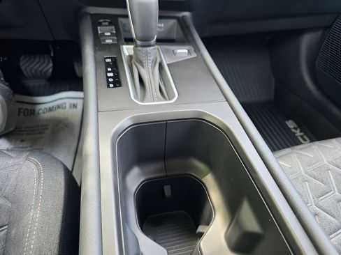 New 2026 Nissan Kicks SV w/ Charging Package FWD image 23