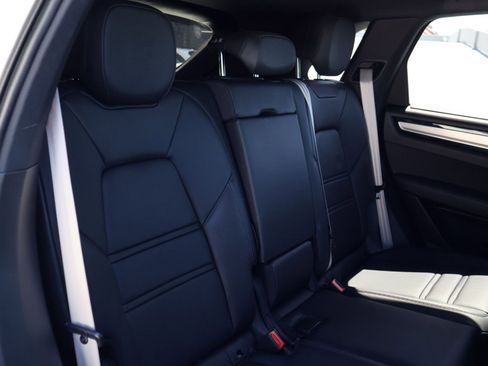 Certified 2023 Porsche Cayenne AWD/4WD image 23