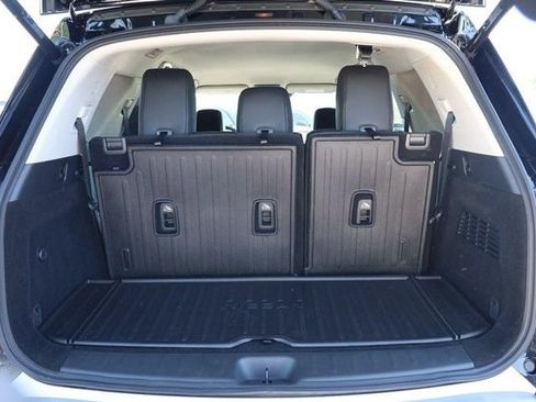 Certified 2025 Nissan Pathfinder SL w/ Cargo Package AWD/4WD image 7