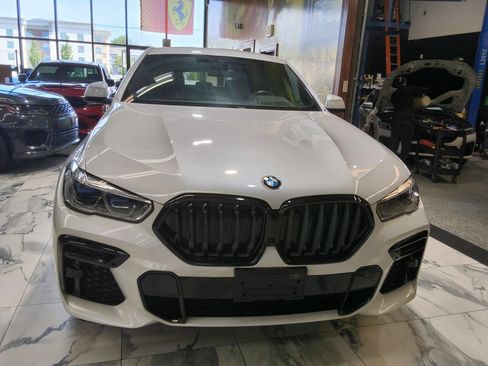 Used 2022 BMW X6 xDrive40i w/ Executive Package AWD/4WD image 3