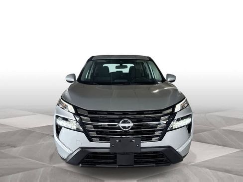 Used 2025 Nissan Rogue SV AWD/4WD image 3