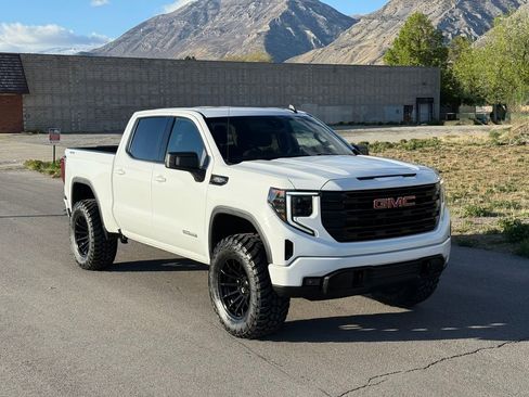 Used 2022 GMC Sierra 1500 Elevation AWD/4WD image 2
