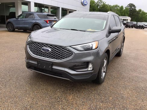 Certified 2023 Ford Edge SEL w/ Convenience Package AWD/4WD image 5