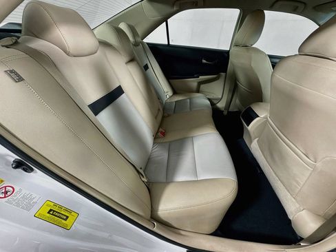 Used 2012 Toyota Camry LE FWD image 31