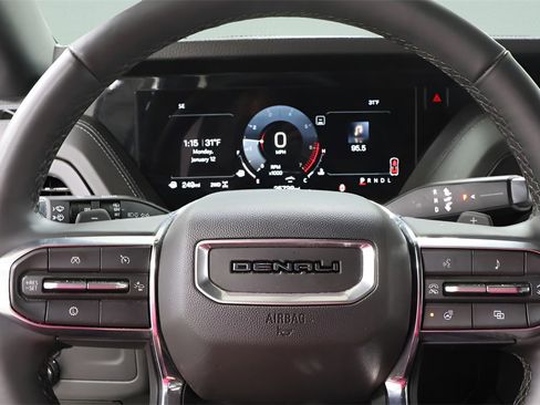 Used 2025 GMC Yukon Denali image 11