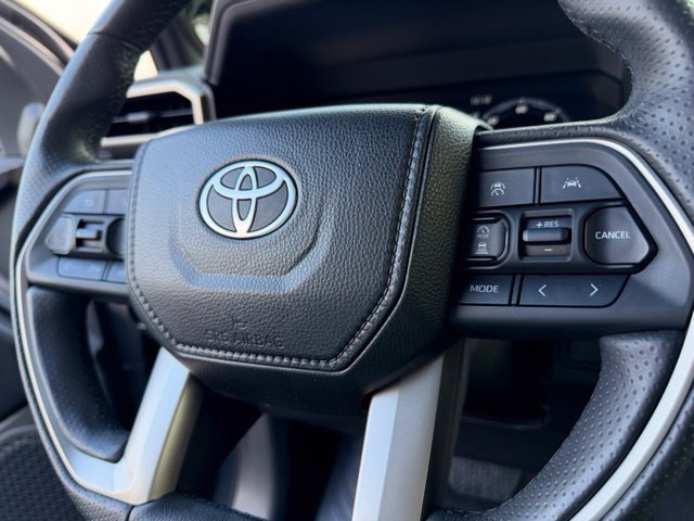 Used 2026 Toyota 4Runner Limited AWD/4WD image 17