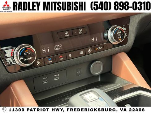 New 2026 Mitsubishi Outlander SEL image 9