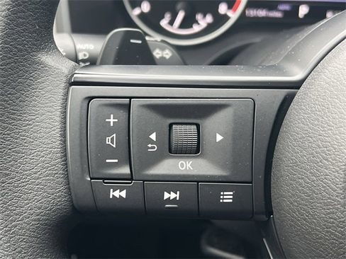 Certified 2024 Nissan Rogue SV image 15