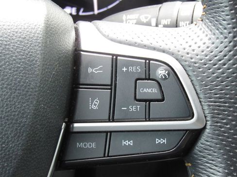 Certified 2024 Toyota Sienna XLE Woodland Edition AWD/4WD image 30
