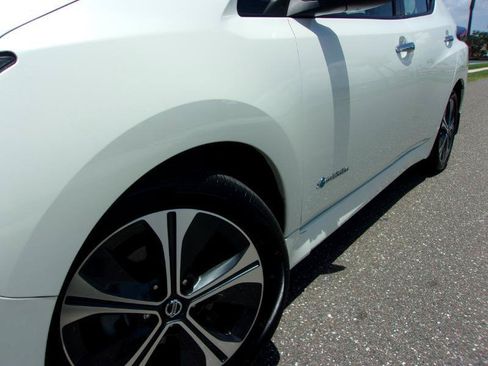 Used 2018 Nissan Leaf SV FWD image 8